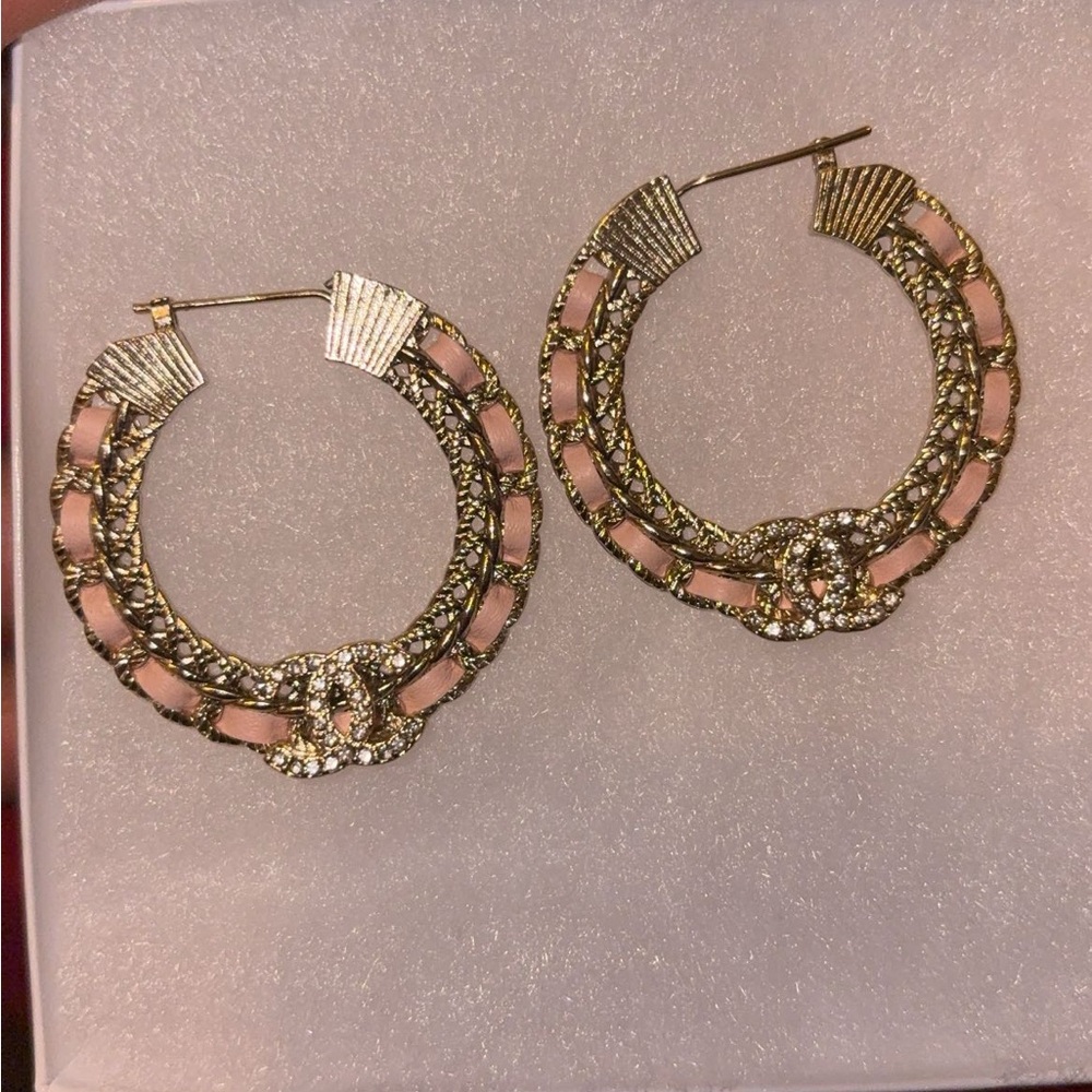 Elegant Pink and Gold Hoop Earrings